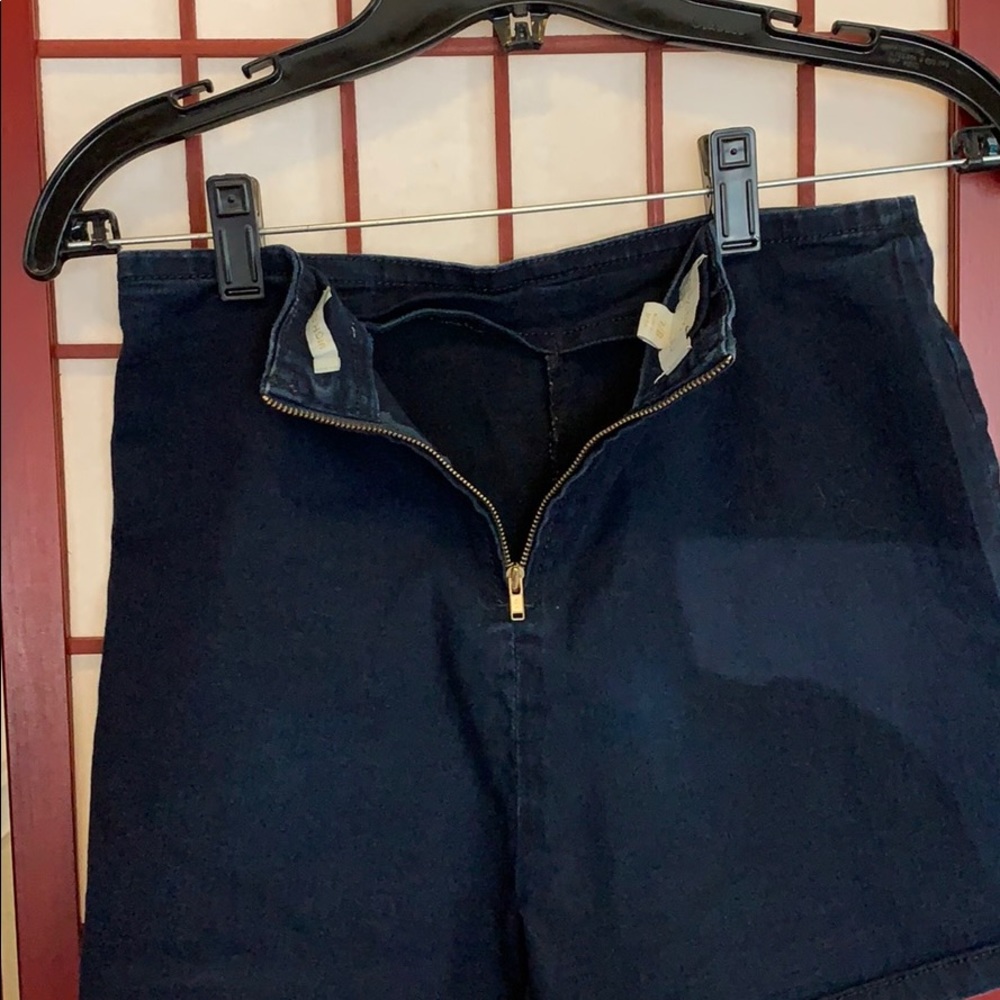 Nicki Minaj Jean Shorts - Picture 4 of 5